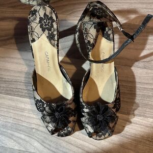 Caparros Women’s Black Lace Kitten Heels Size 7.5 Dress Shoes Elegant Formal